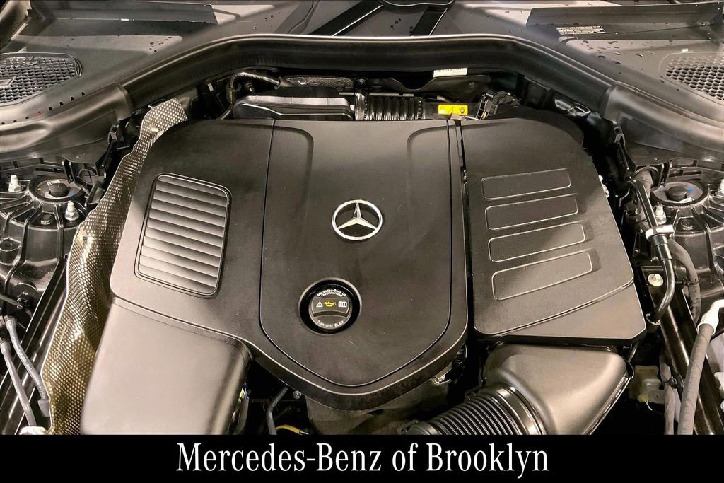 Used 2025 Mercedes-Benz GLC 300 4MATIC image 30