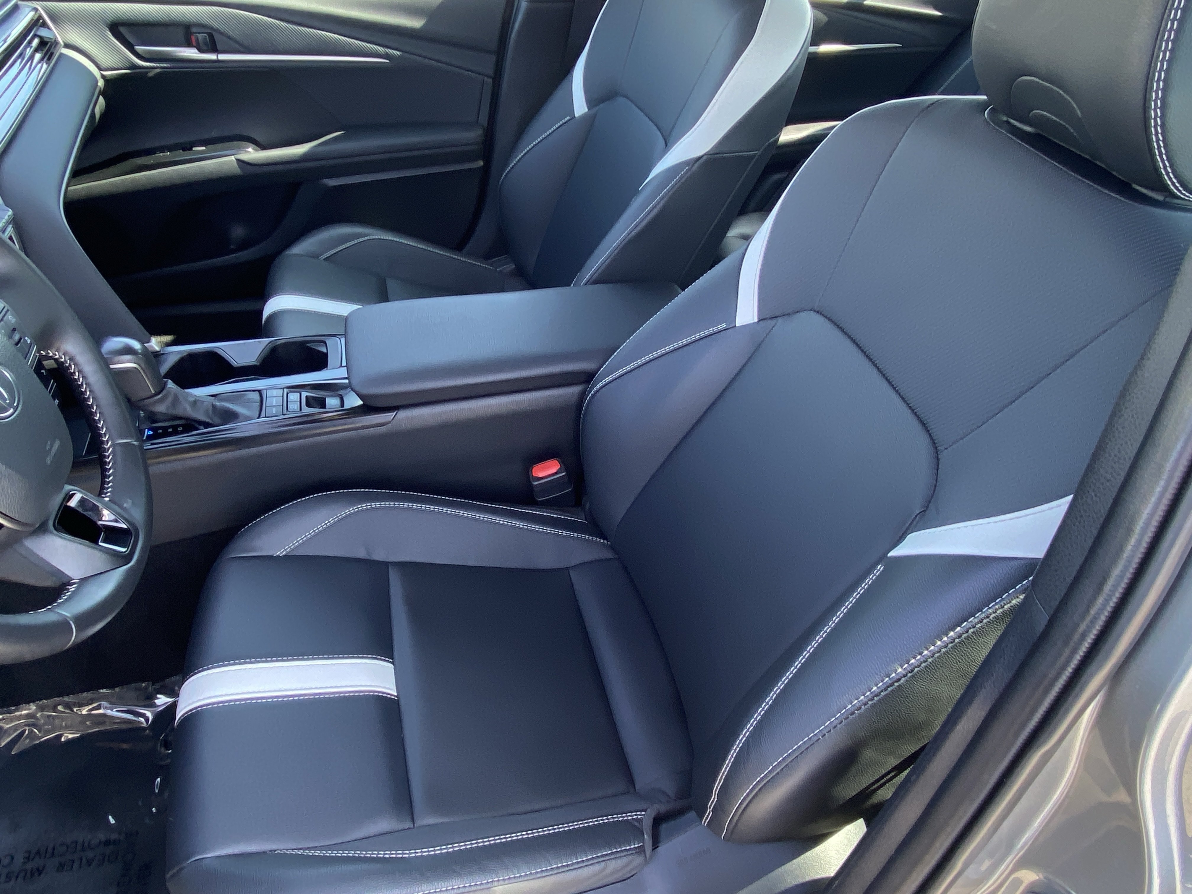 Used 2025 Toyota Camry SE FWD image 14