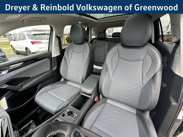 New 2026 Volkswagen Tiguan SE AWD/4WD image 24