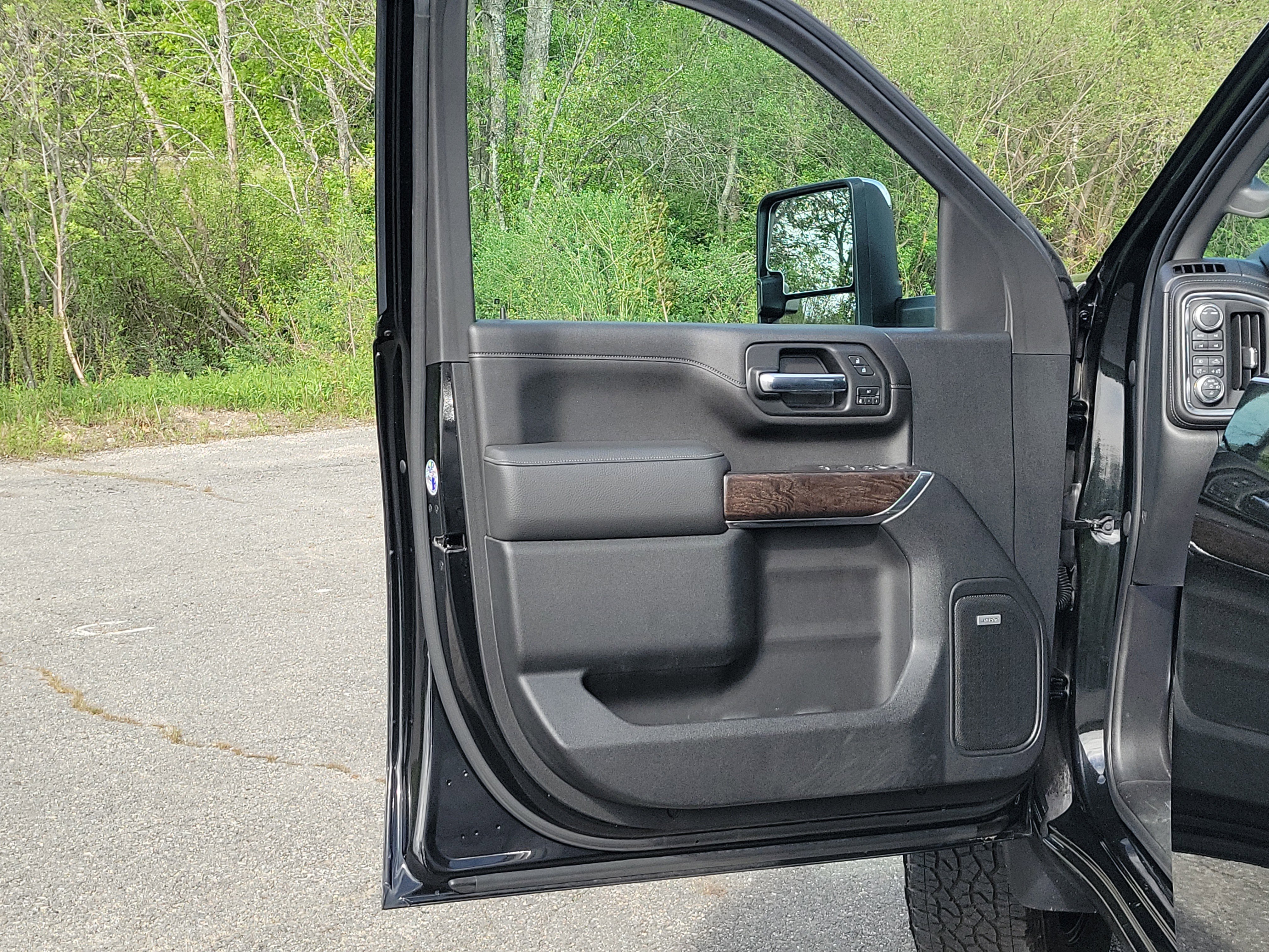 Used 2021 GMC Sierra 3500 Denali w/ Denali Black Diamond Edition AWD/4WD image 15