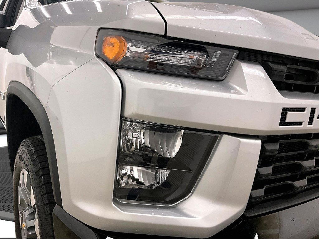 Used 2023 Chevrolet Silverado 2500 Custom w/ Custom Value Package AWD/4WD image 31