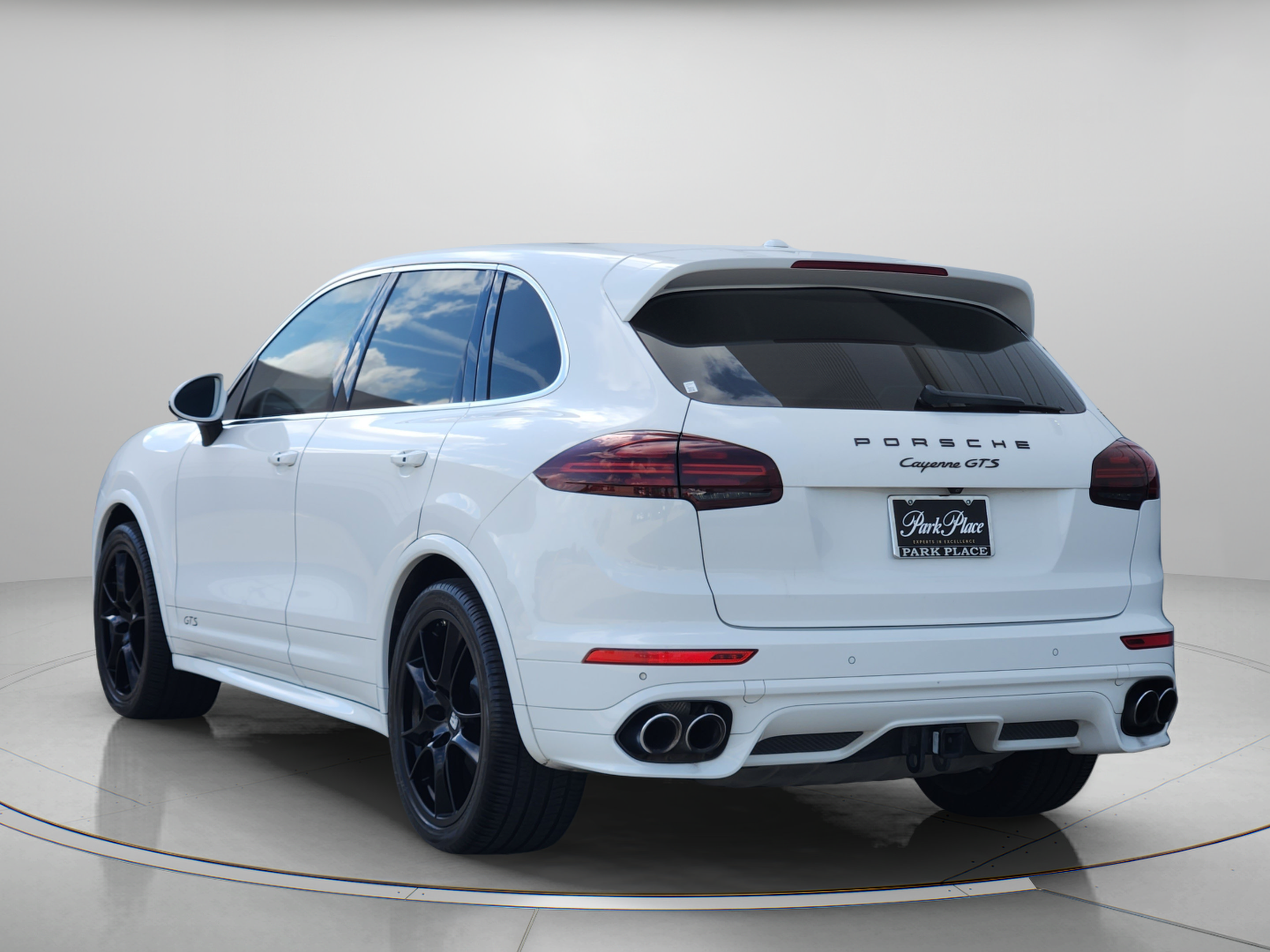 Used 2016 Porsche Cayenne GTS AWD/4WD image 3