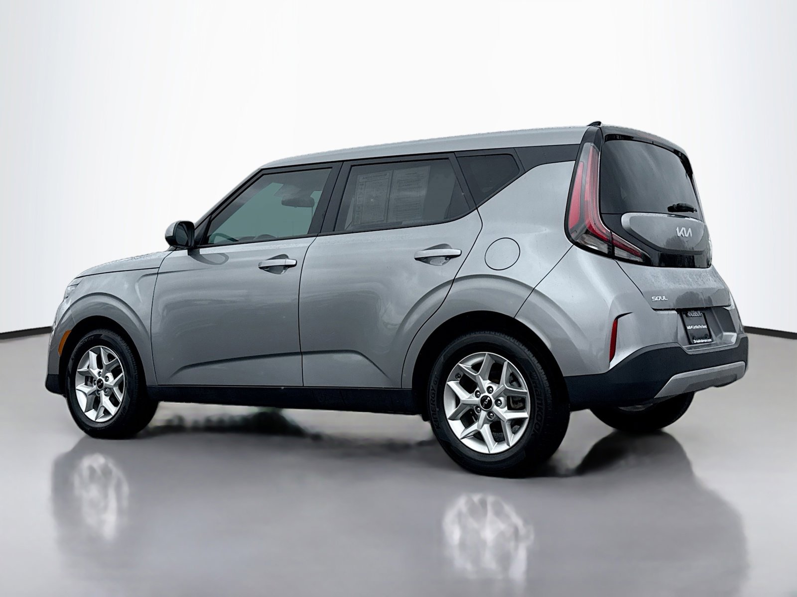 Used 2023 Kia Soul LX w/ LX Technology Package image 14