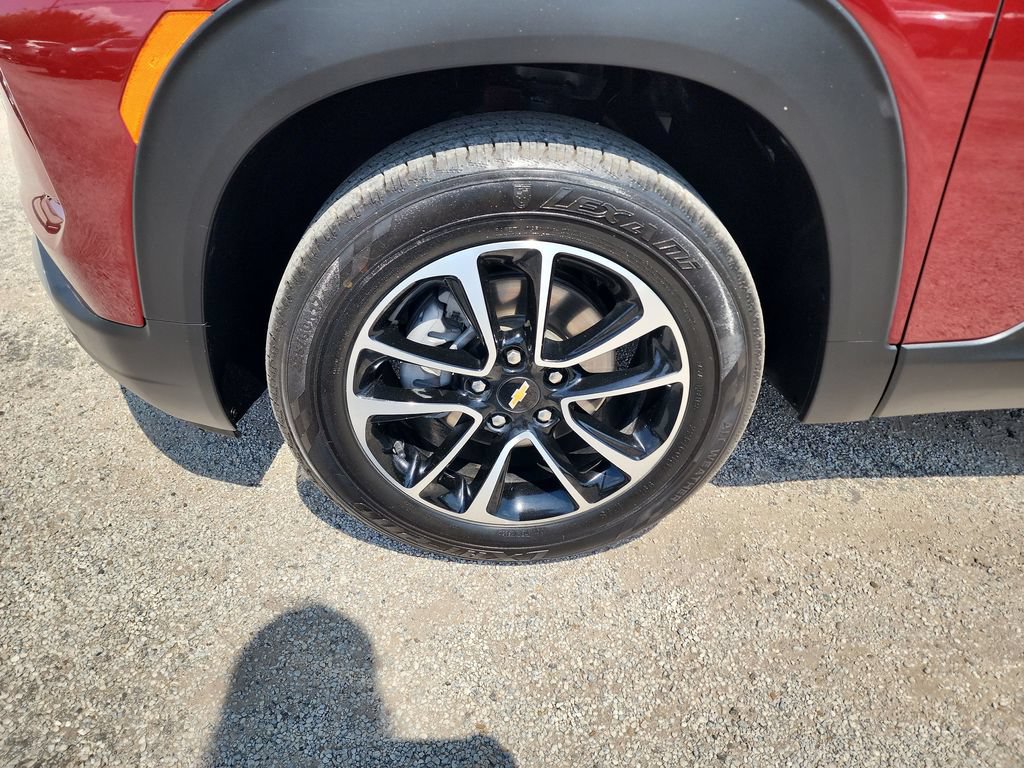 Used 2025 Chevrolet TrailBlazer LT AWD/4WD image 10