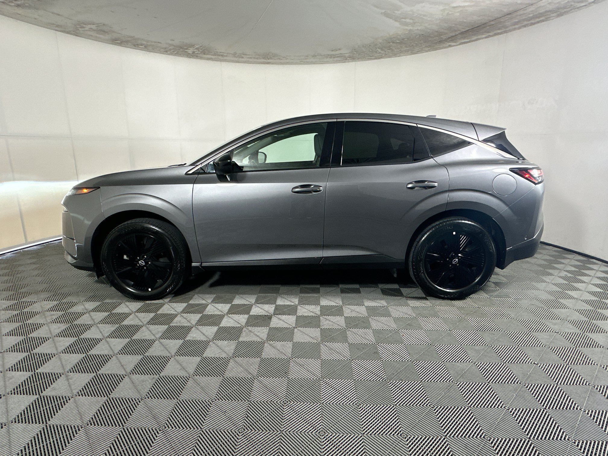 Used 2025 Nissan Murano SV AWD/4WD image 6