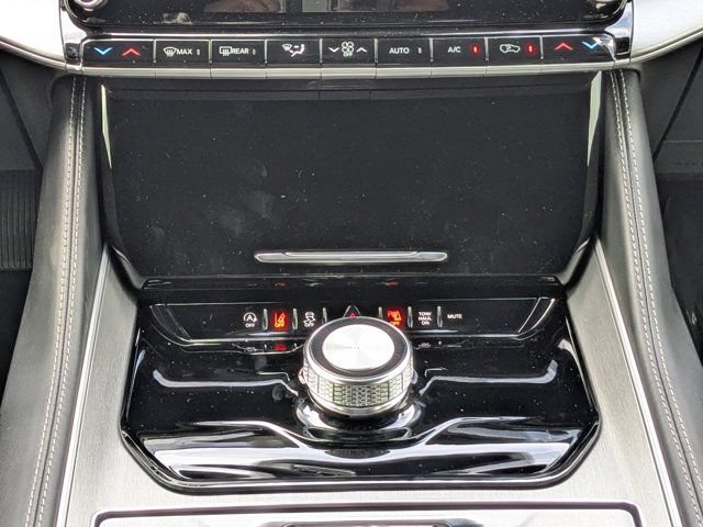 New 2026 Jeep Grand Wagoneer 2WD w/ 8-Passenger Seating Package image 22