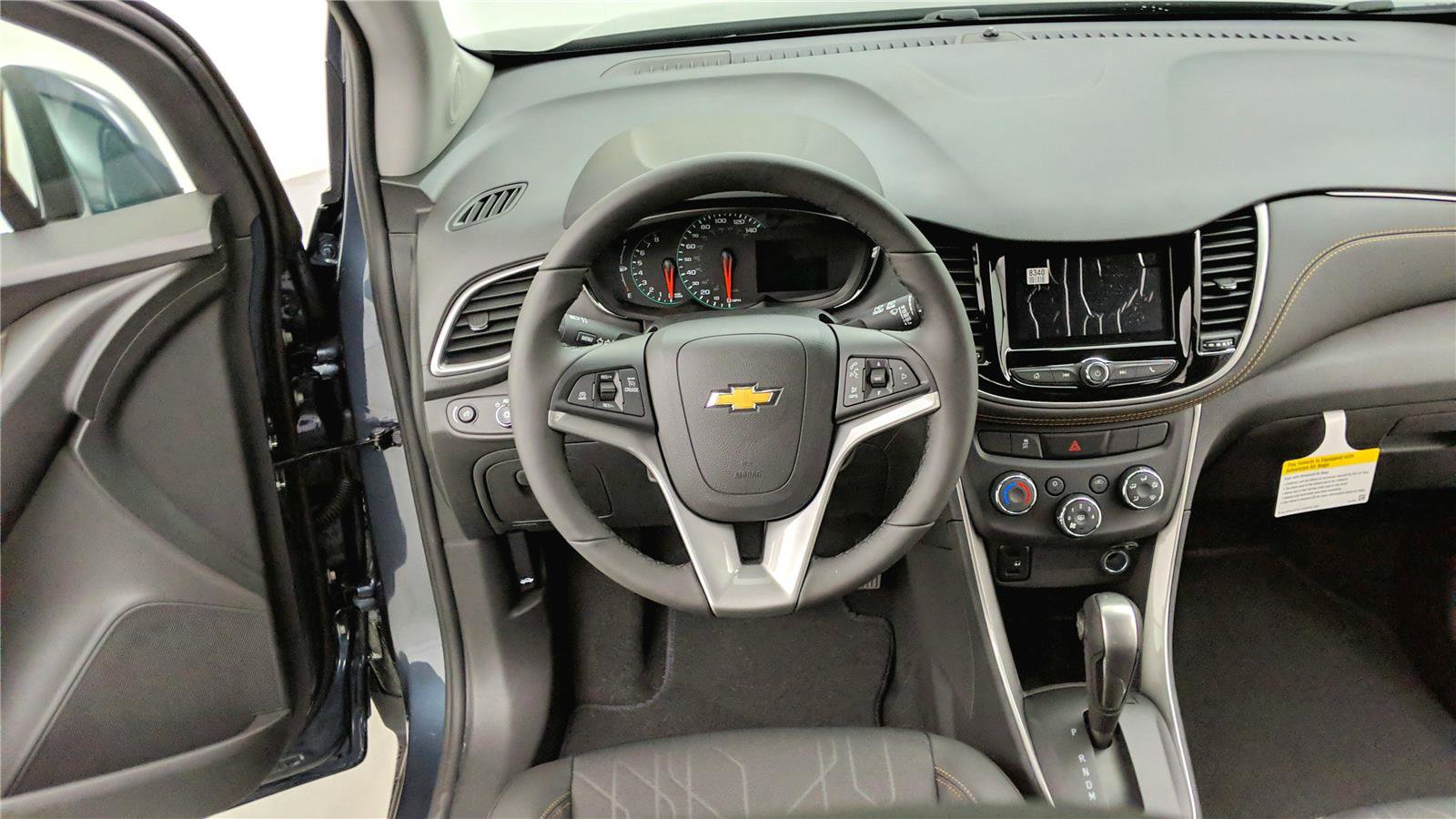 Used 2022 Chevrolet Trax LT w/ Driver Confidence Package AWD/4WD image 14