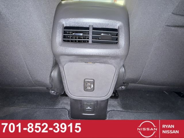 Used 2024 Chevrolet Equinox LT image 41