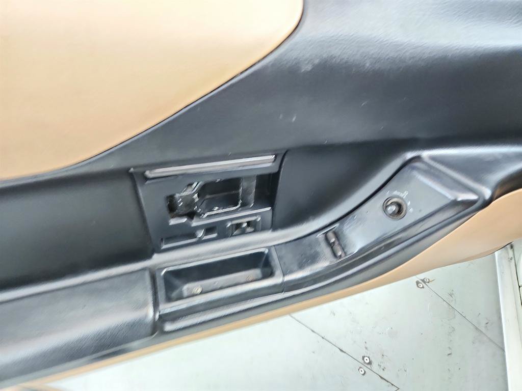 Used 1992 Chevrolet Corvette Convertible RWD image 18