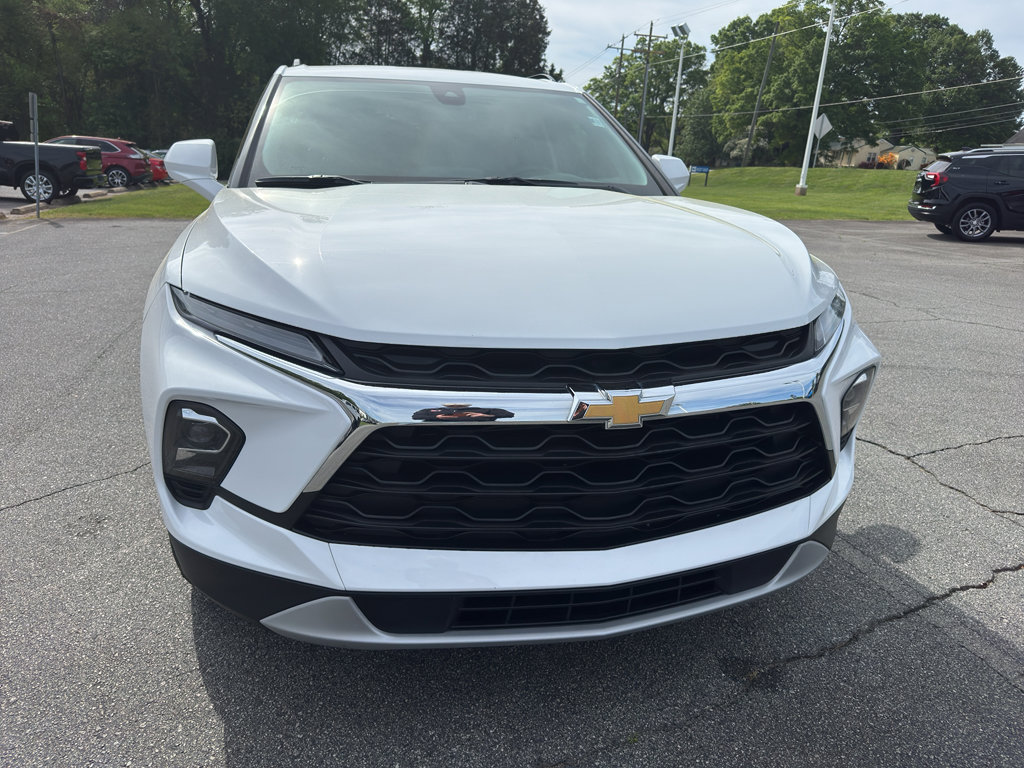 Used 2024 Chevrolet Blazer LT w/ Convenience Package FWD image 3