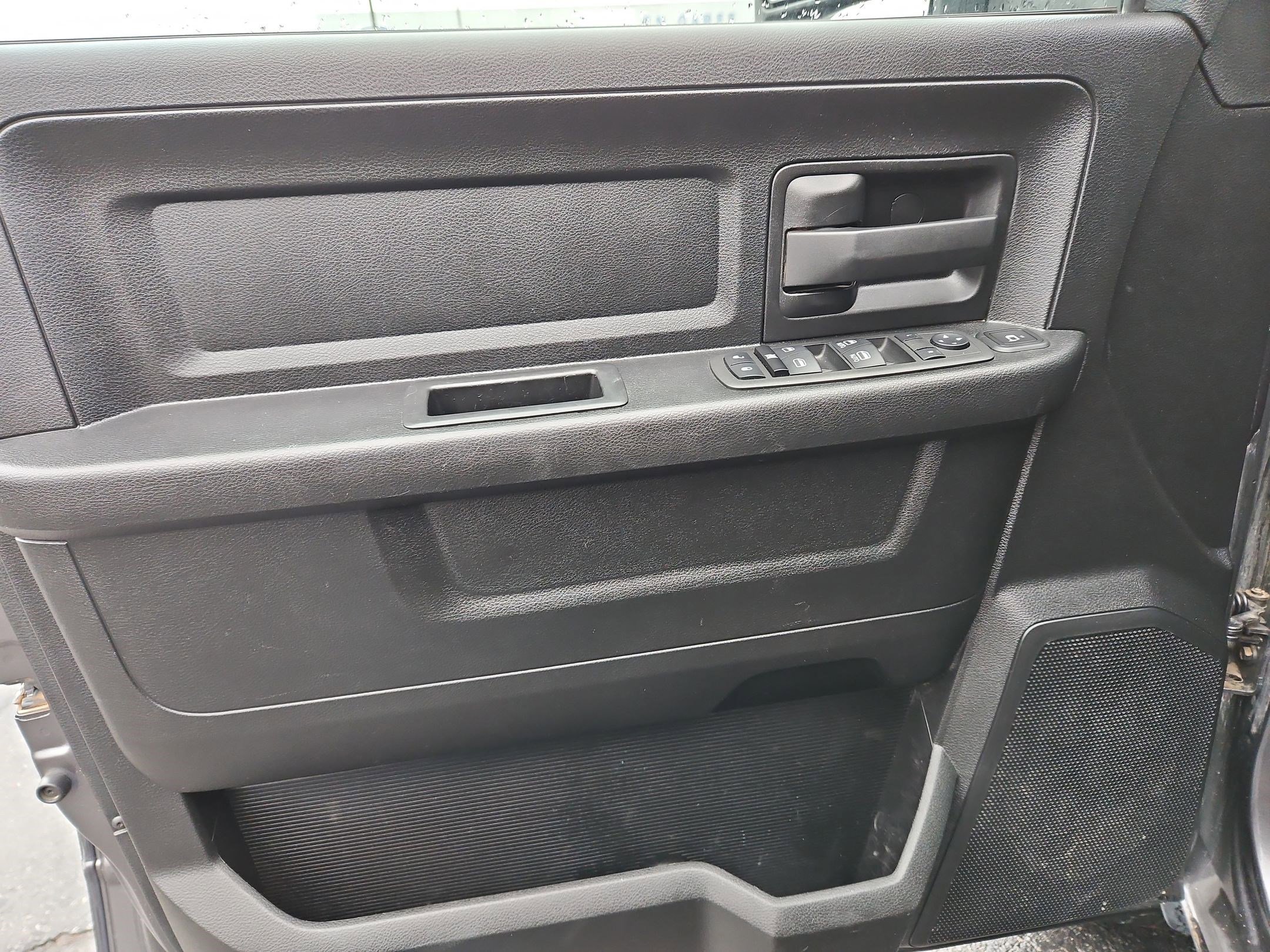 Used 2024 RAM 3500 Tradesman w/ Chrome Appearance Group image 15