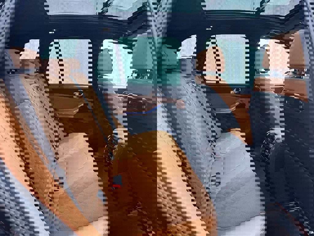 Used 2026 BMW X5 xDrive50e image 53