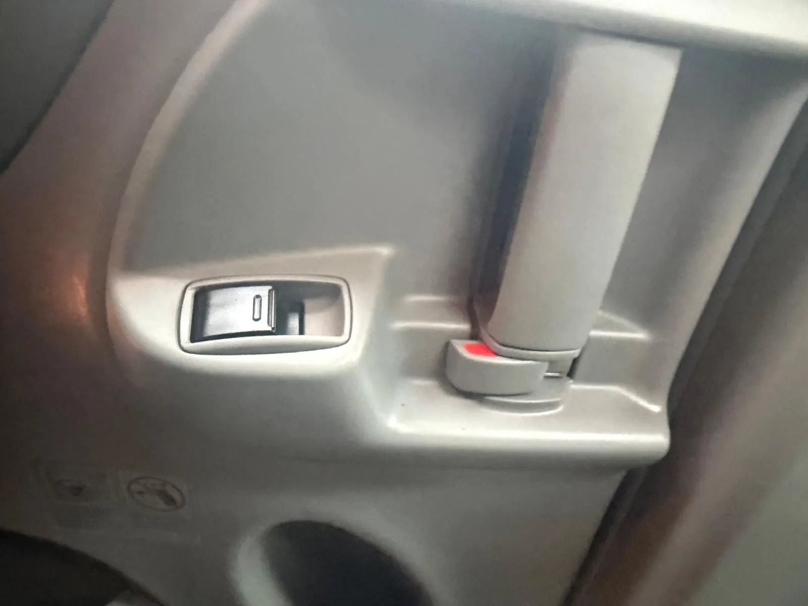 Used 2009 Toyota Sienna XLE FWD image 27