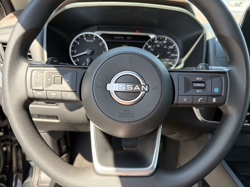Used 2023 Nissan Rogue SV FWD image 13