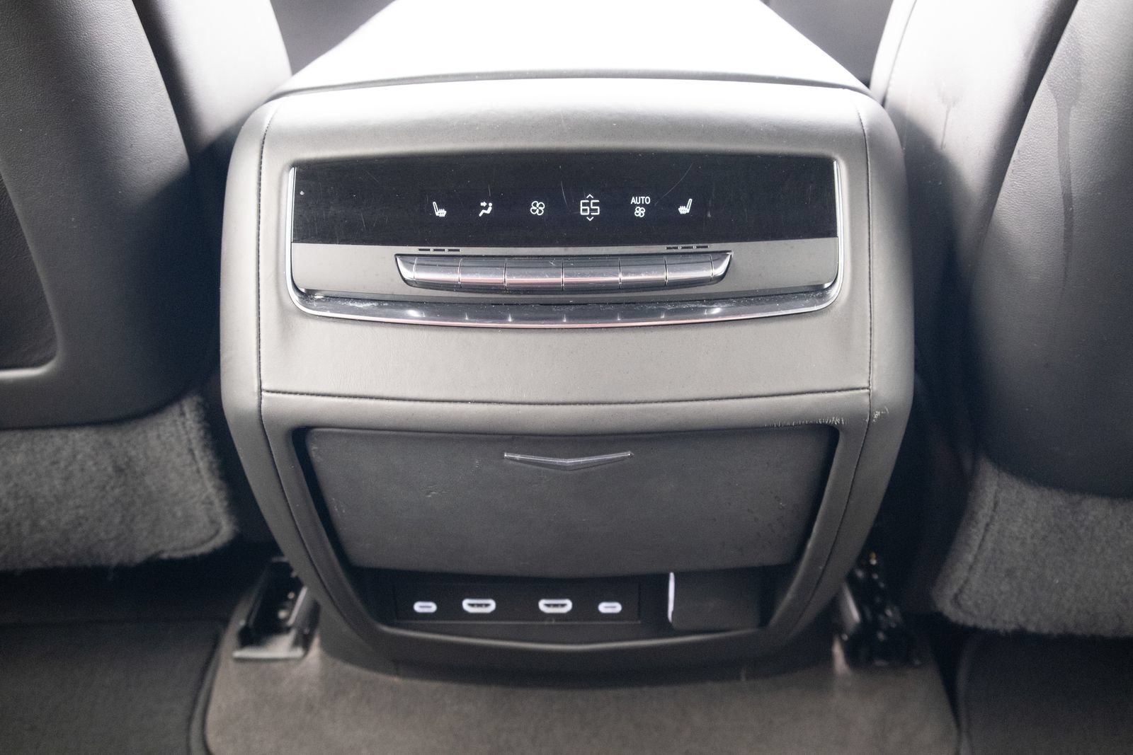 Used 2022 Cadillac Escalade Sport Platinum AWD/4WD image 20