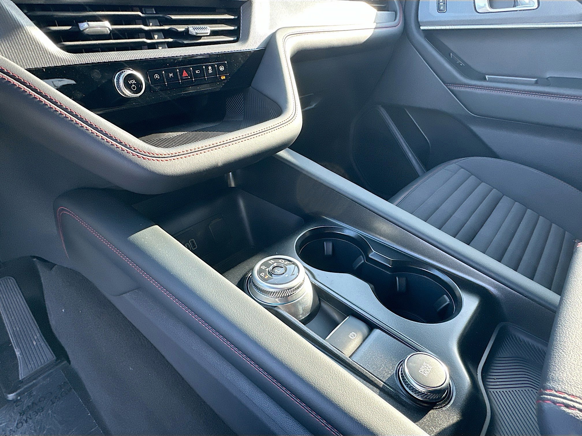 New 2026 Ford Explorer ST-Line w/ ST-Line Street Pack image 12