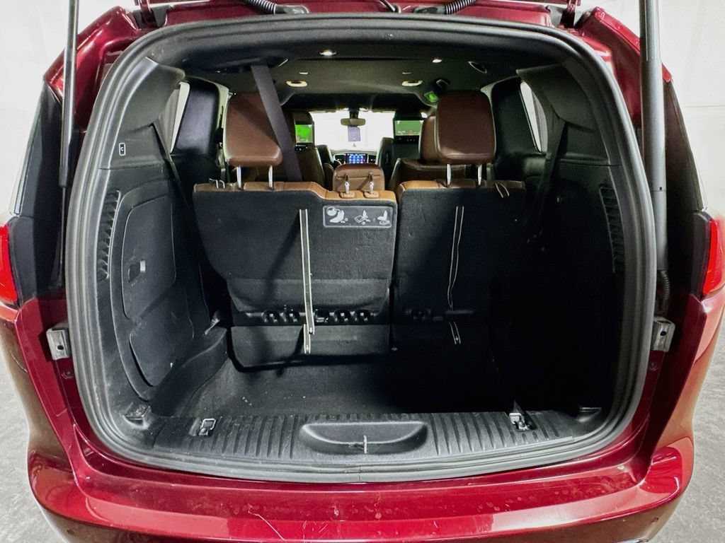 Used 2020 Chrysler Pacifica Limited FWD image 32