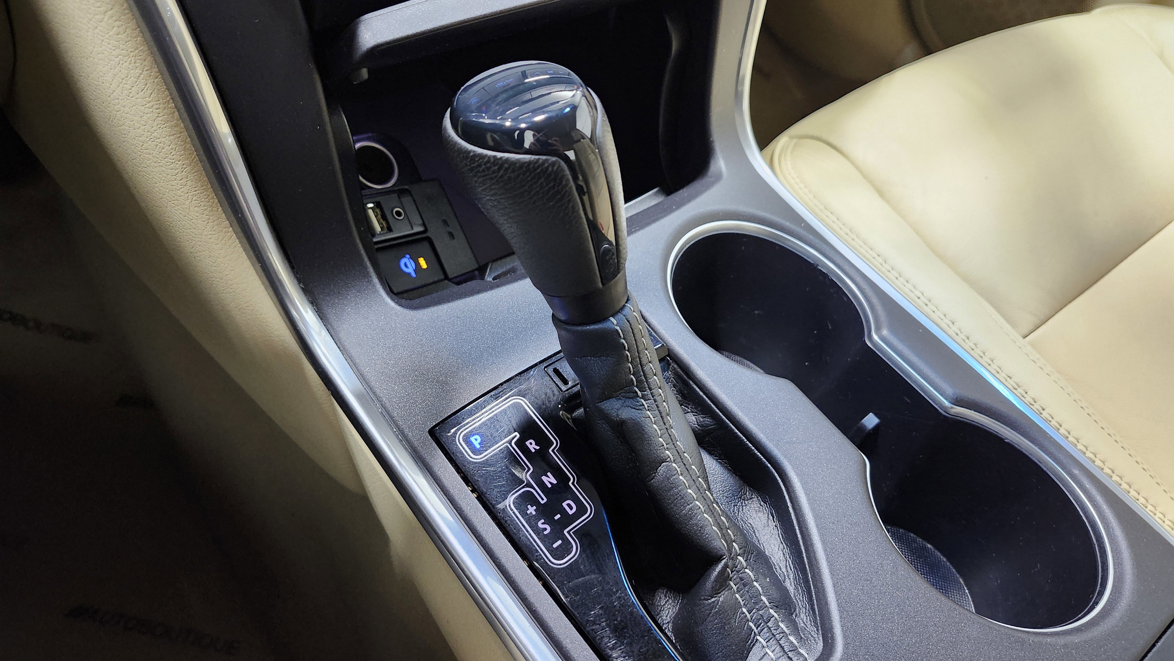 Used 2015 Toyota Camry XLE image 32