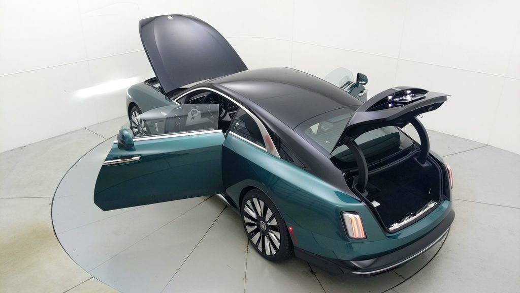 Used 2024 Rolls-Royce Spectre w/ Spectre Launch Package AWD/4WD image 32