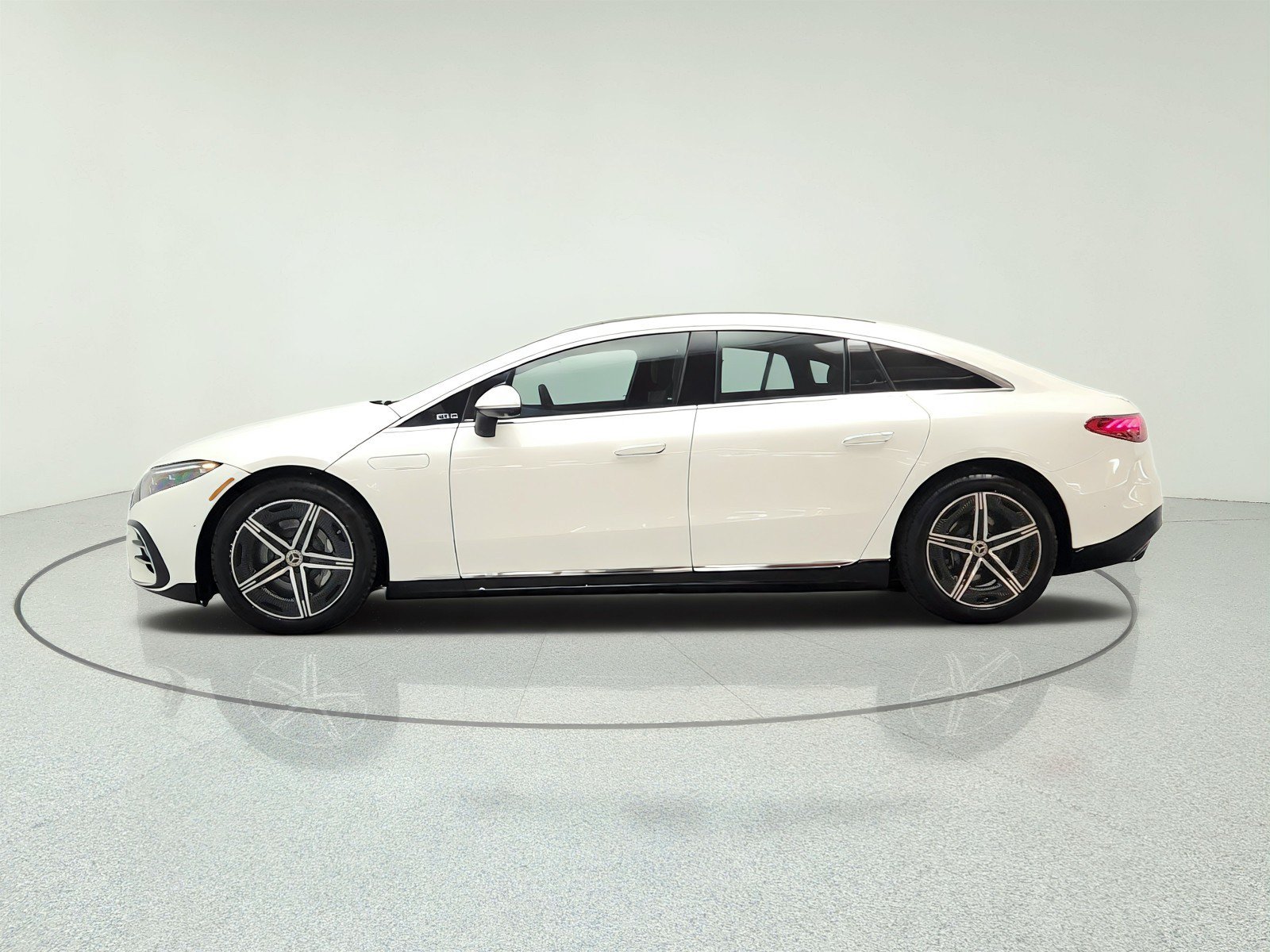 Used 2022 Mercedes-Benz EQS 580 4MATIC Sedan image 8