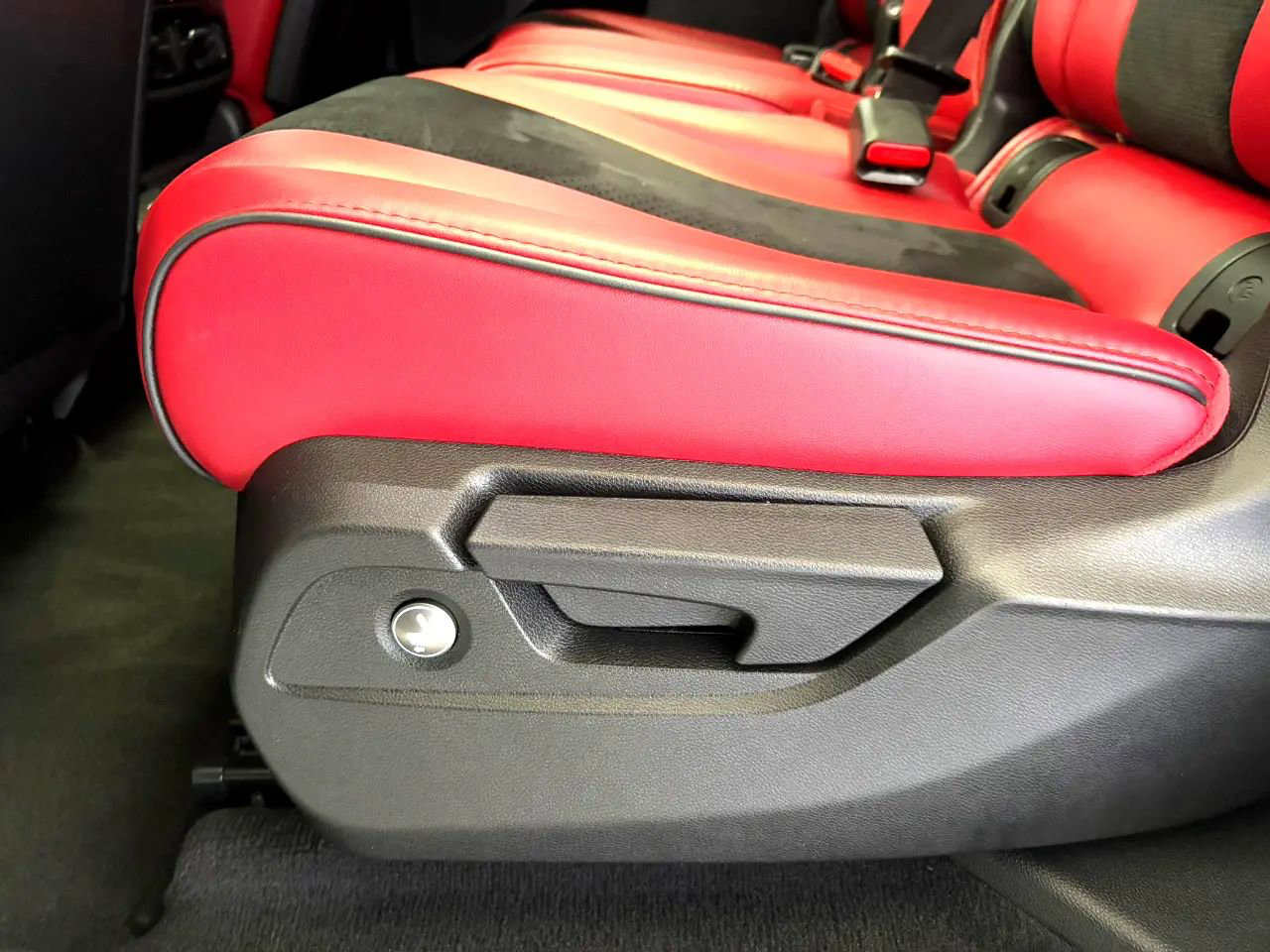 Used 2024 Acura MDX A-Spec image 16