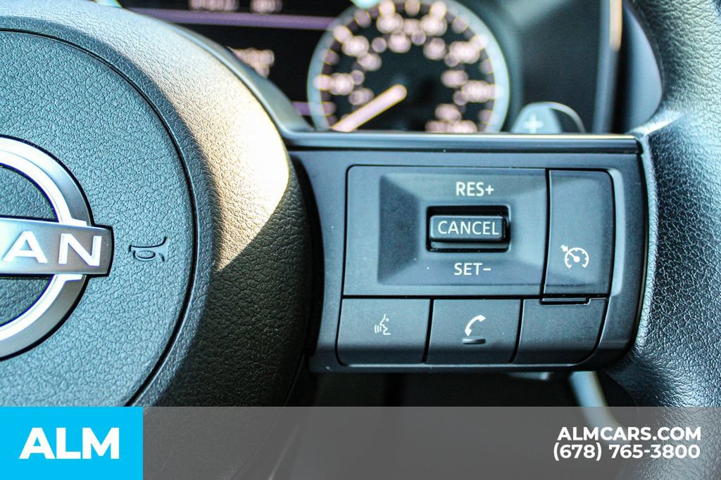 Used 2024 Nissan Rogue S FWD image 27