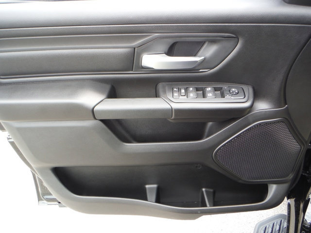 New 2026 RAM 1500 Express AWD/4WD image 23
