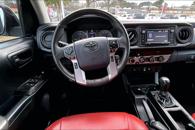 Used 2018 Toyota Tacoma SR5 image 8