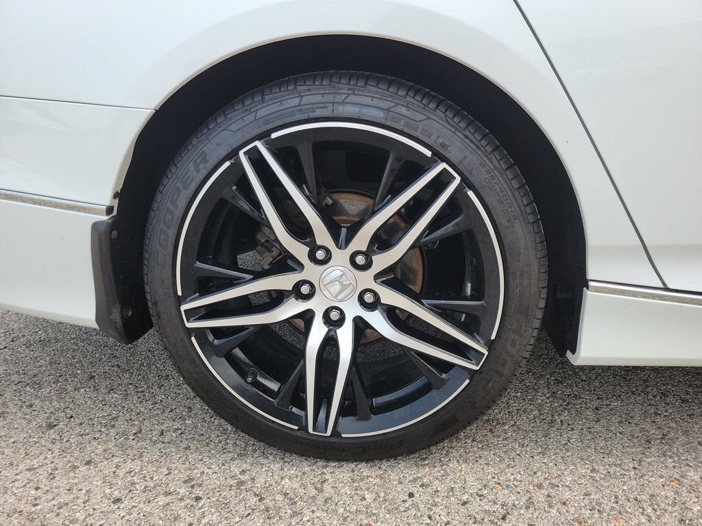Used 2021 Honda Accord Touring image 5