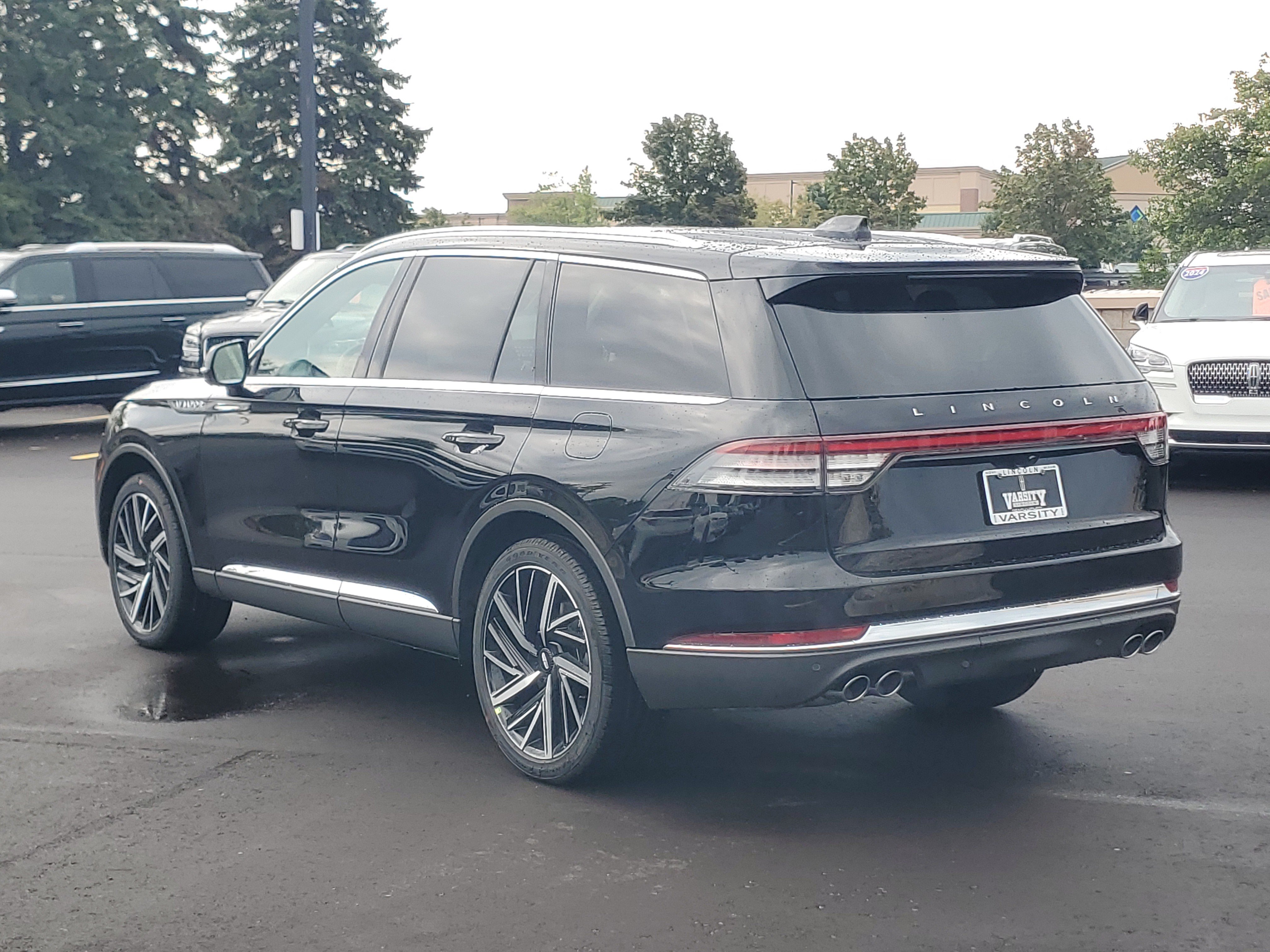 New 2027 Lincoln Aviator Reserve AWD/4WD image 3