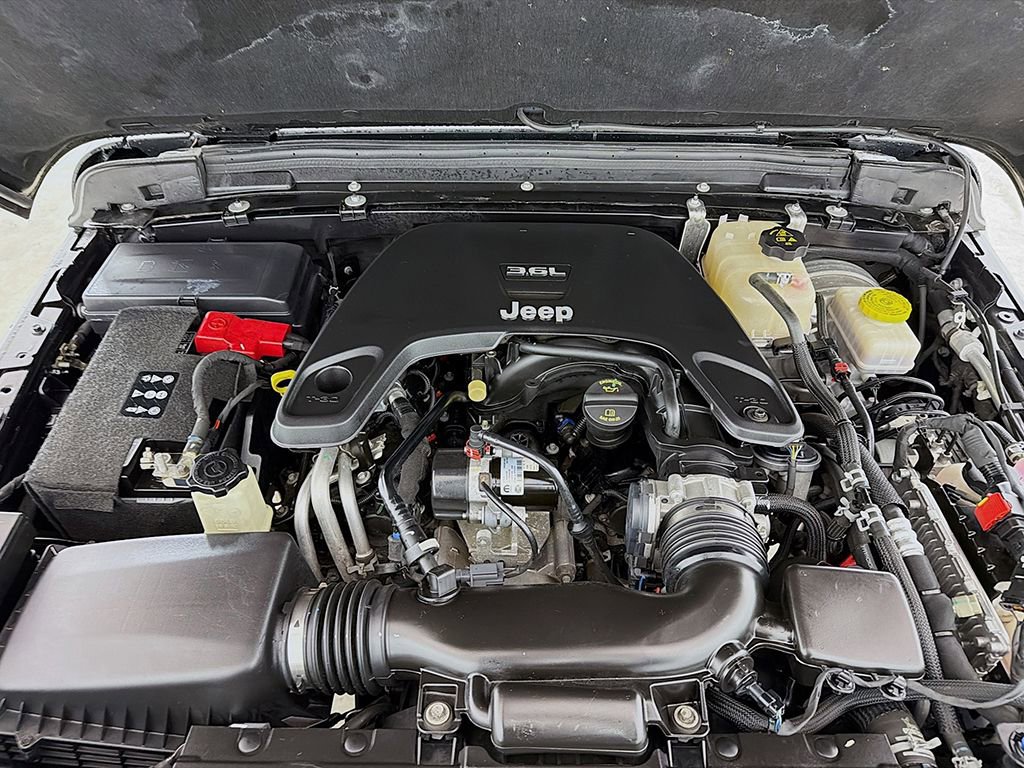 Used 2020 Jeep Wrangler Unlimited Sahara image 15