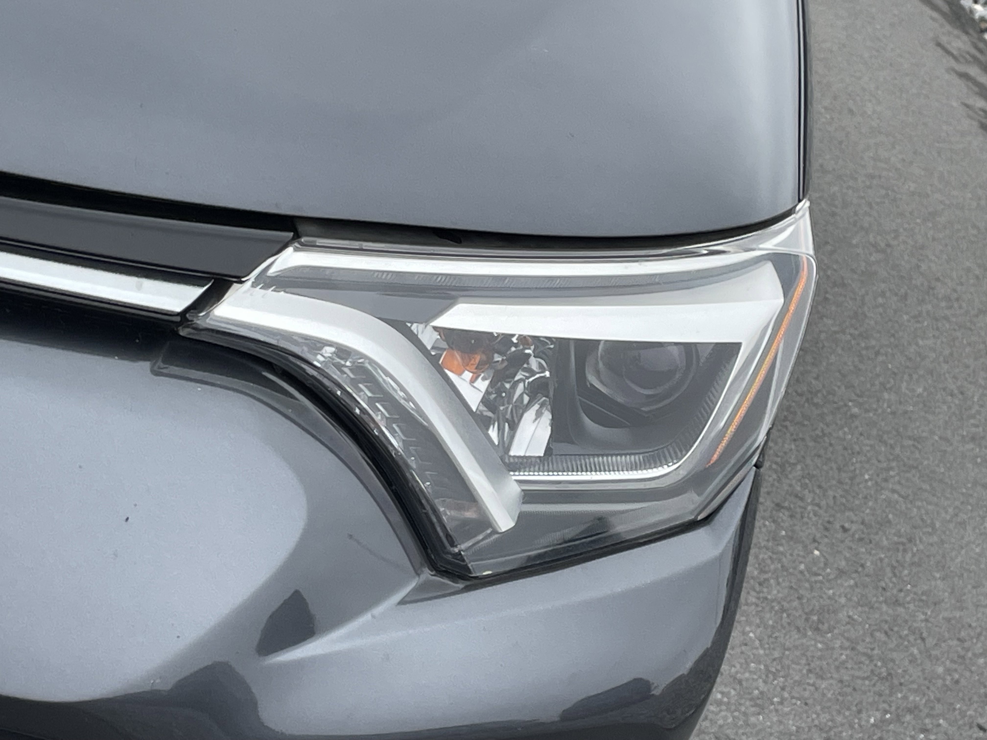 Used 2017 Toyota RAV4 Limited w/ Advanced Technology Package image 10