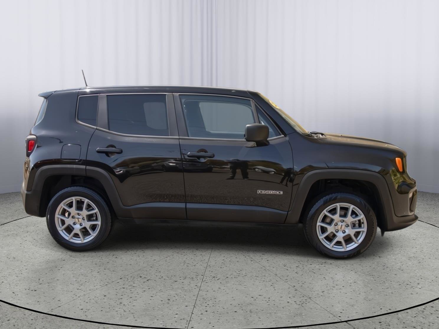 Used 2023 Jeep Renegade Latitude AWD/4WD image 24