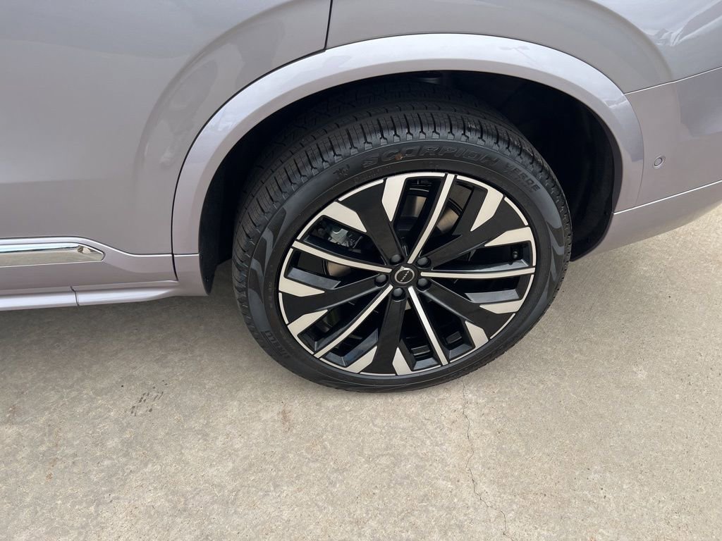 New 2026 Volvo XC90 B6 Plus w/ Protection Package Premier image 10