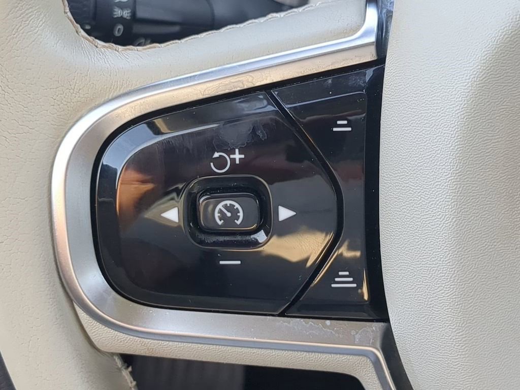 Used 2024 Volvo XC90 B6 Ultimate image 26