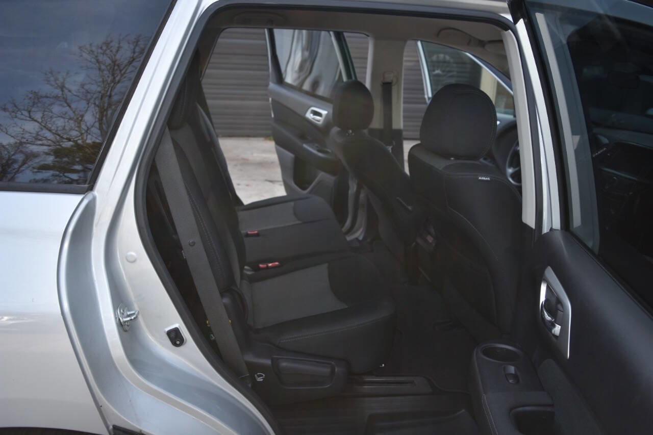 Used 2017 Nissan Pathfinder S image 42