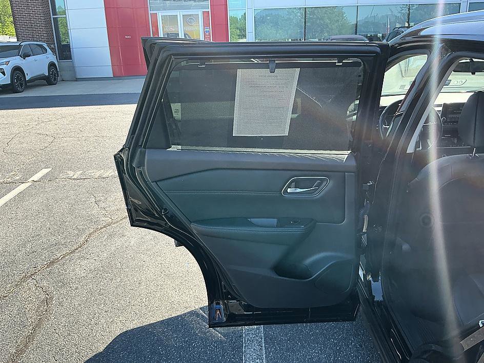 Used 2021 Nissan Rogue SV w/ Premium Package FWD image 21