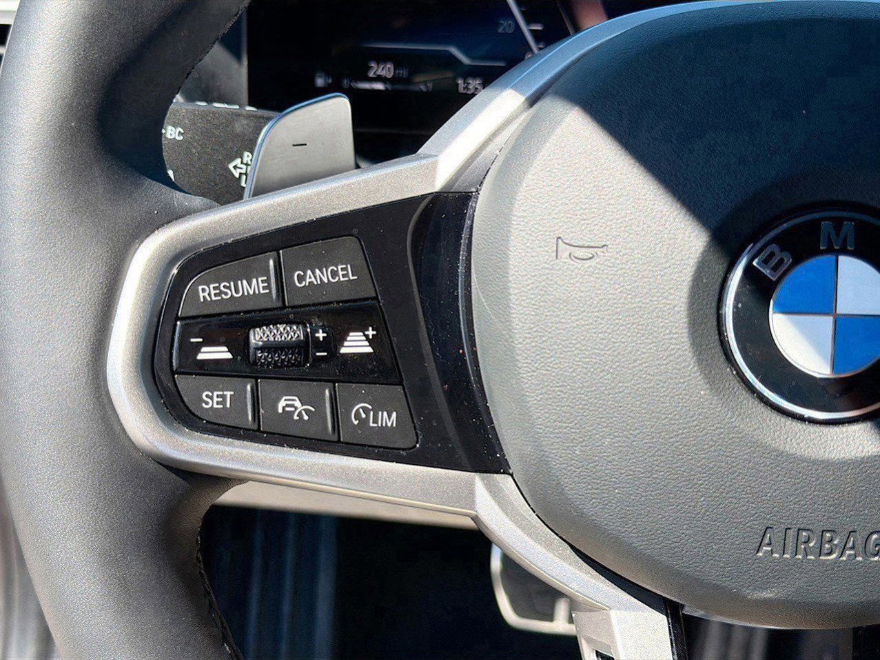 New 2025 BMW 330i Sedan w/ M Sport Package RWD image 39