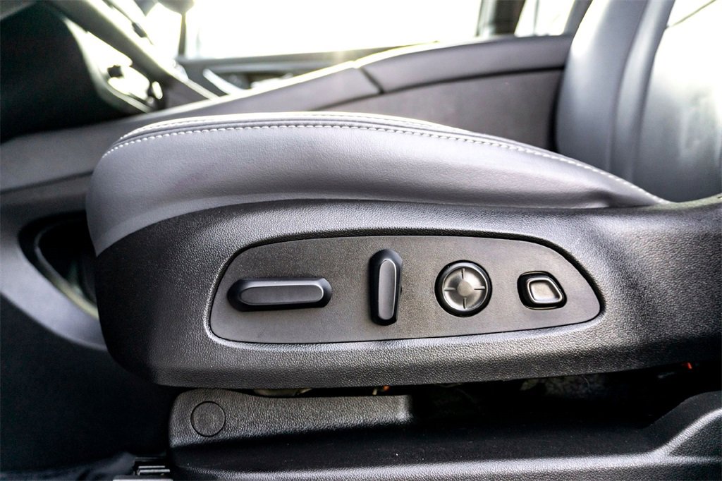 Used 2024 Buick Enclave Premium image 12