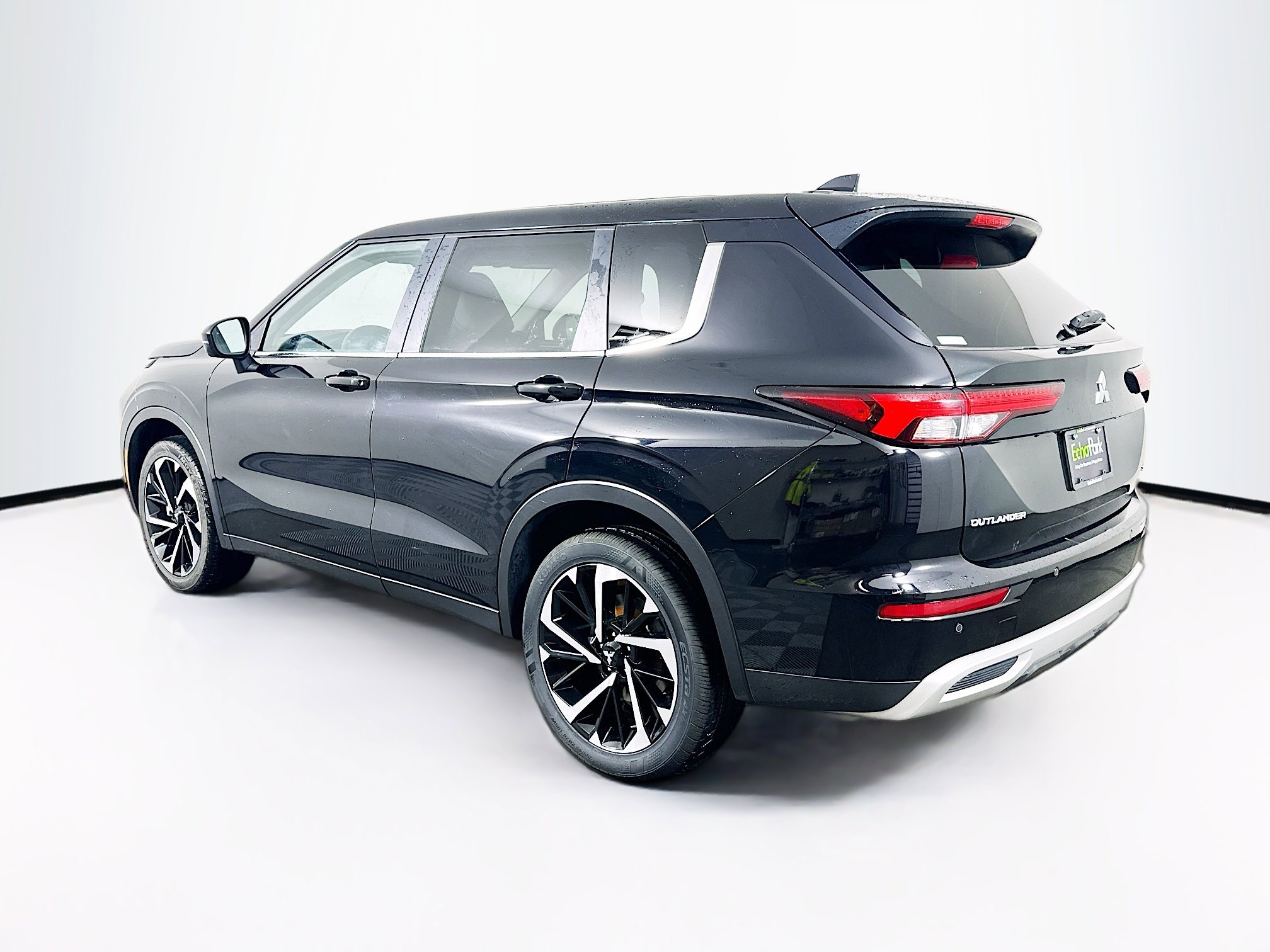 Used 2024 Mitsubishi Outlander SE AWD/4WD image 5
