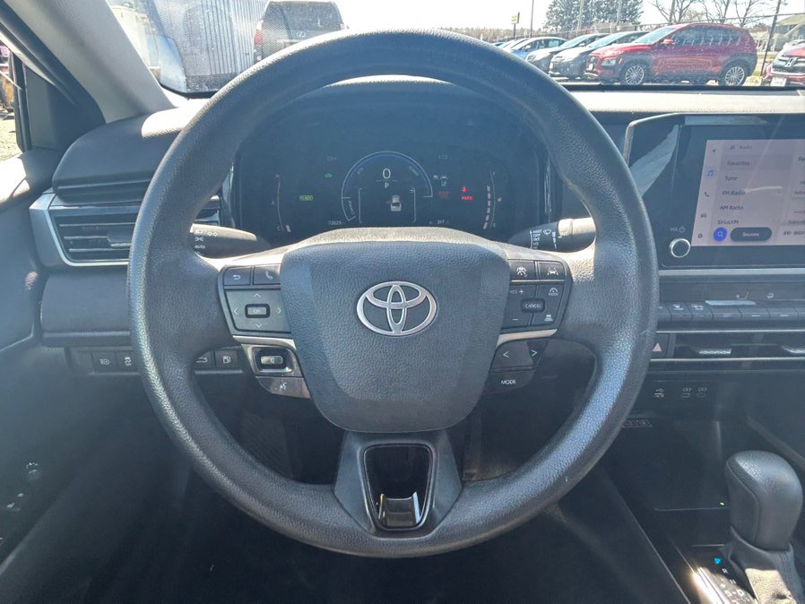 Used 2025 Toyota Camry LE FWD image 17