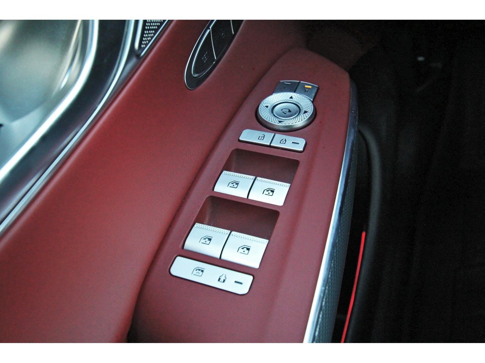 Used 2023 Genesis GV70 2.5T w/ Sport Prestige Package AWD/4WD image 22