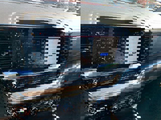 New 2025 GMC Sierra 2500 SLT w/ SLT Convenience Package image 21