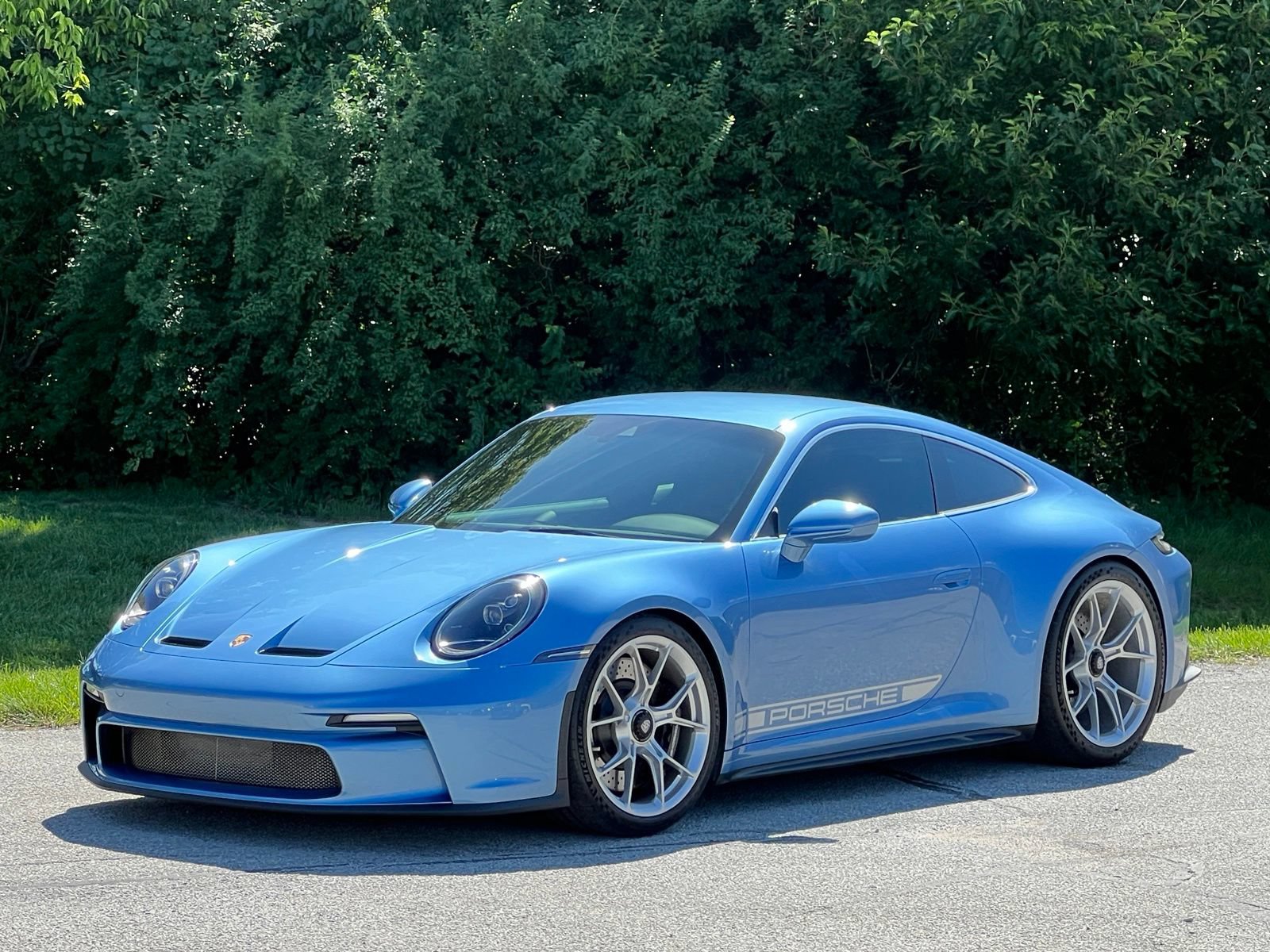 Certified 2022 Porsche 911 GT3 RWD image 1