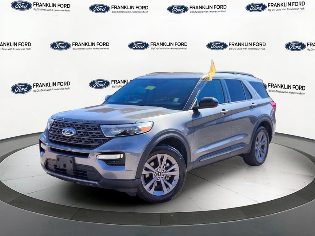Certified 2022 Ford Explorer XLT w/ Equipment Group 202A