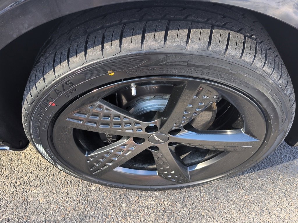 Used 2023 Genesis GV70 3.5T Sport w/ Sport Prestige Package image 17