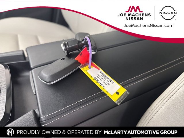 Used 2024 Nissan Rogue SL w/ SL Premium Package image 28