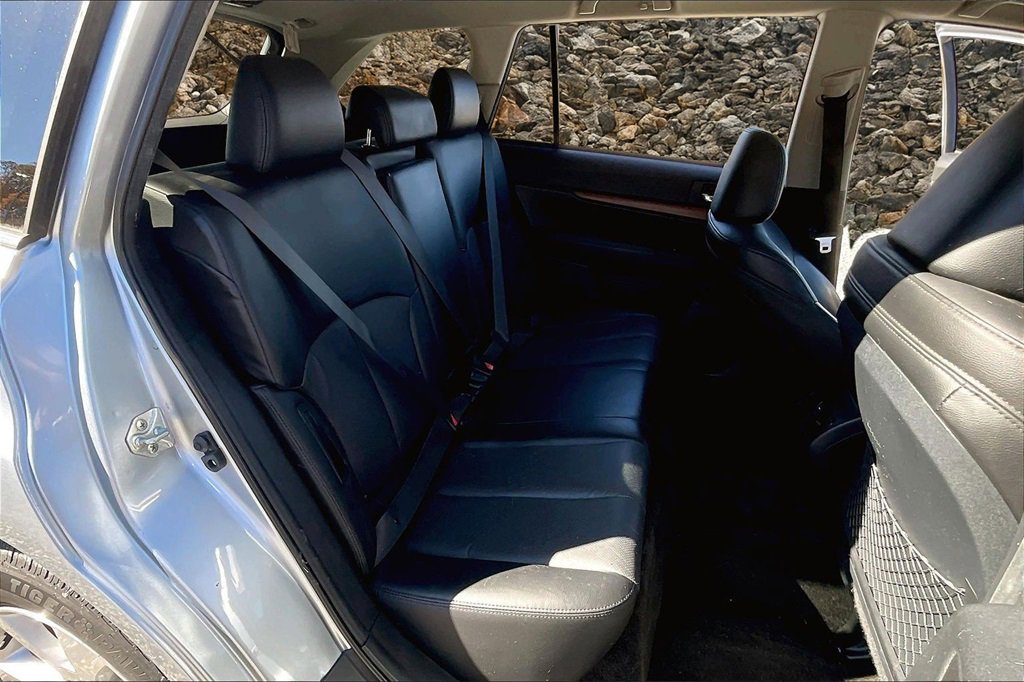 Used 2013 Subaru Outback 2.5i Limited w/ Moonroof Pkg image 23