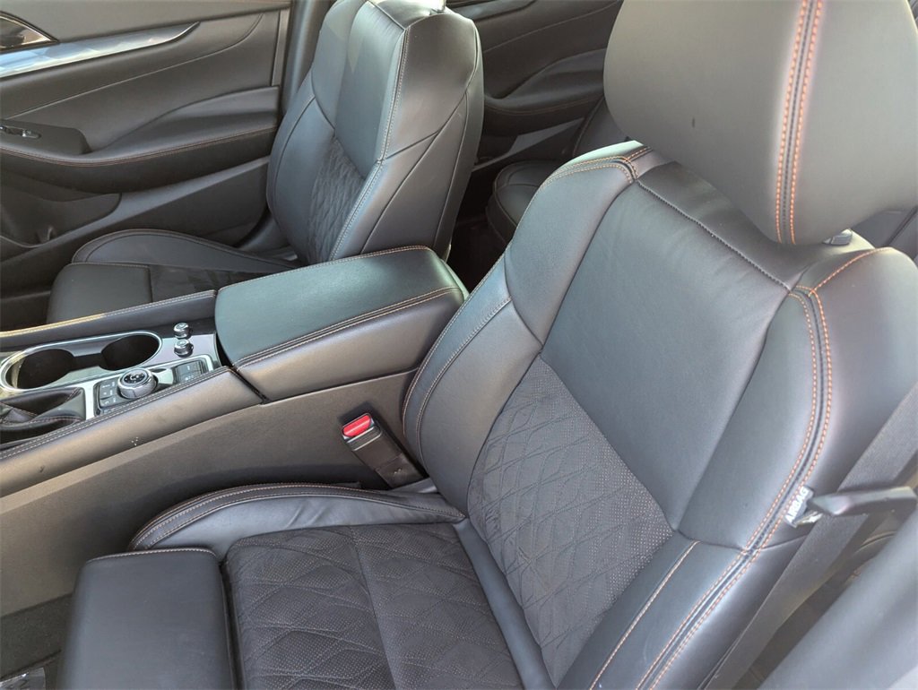 Used 2023 Nissan Maxima SR w/ Sport Mat Group image 11