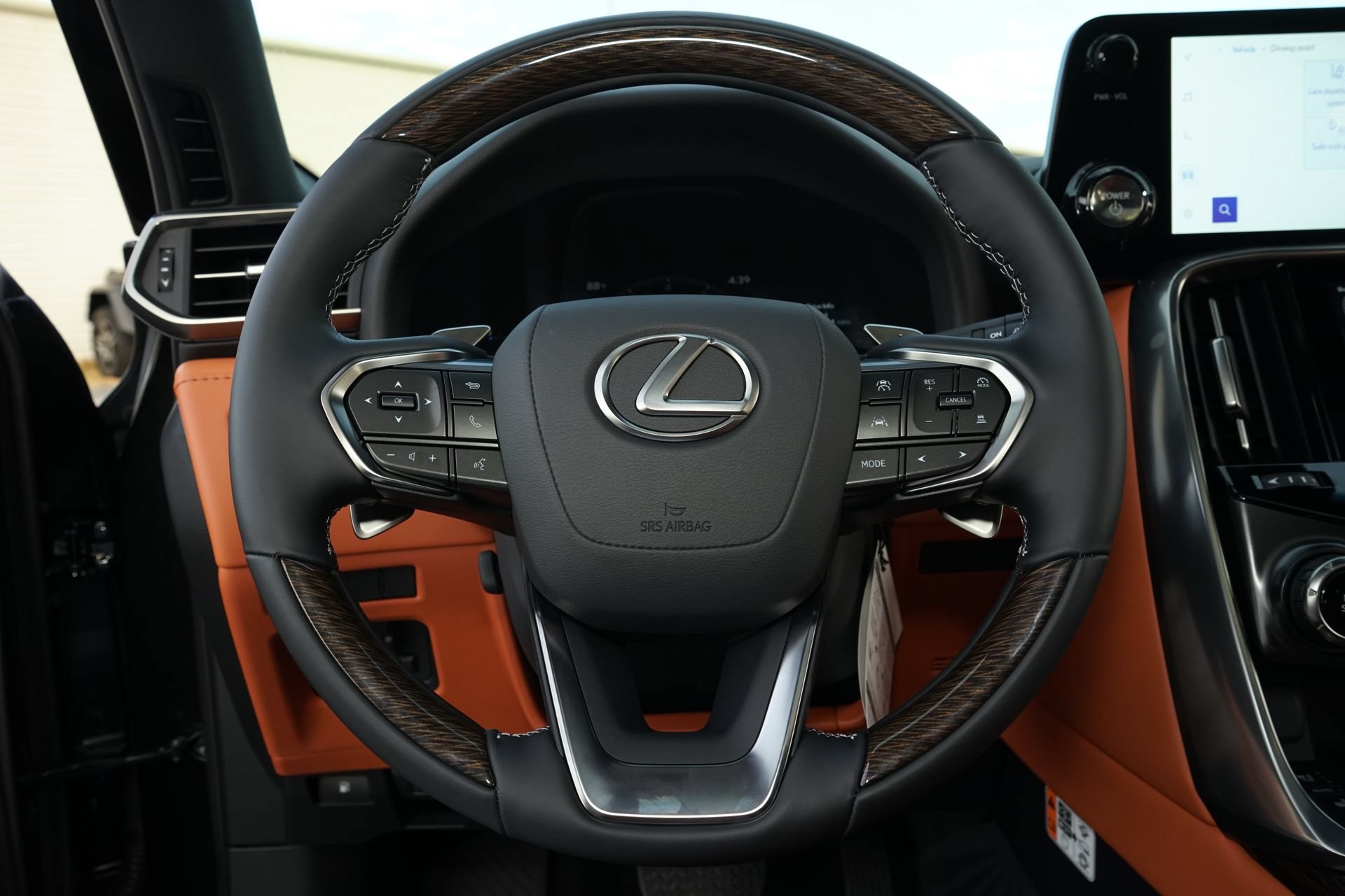 Used 2026 Lexus LX 700h Ultra Luxury w/ Accessory Package (Z1) AWD/4WD image 12